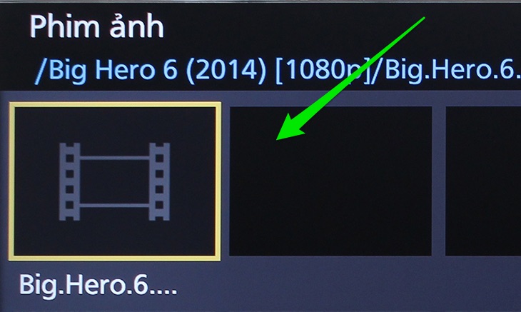 Cách xem phim, nghe nhạc, xem ảnh trong USB trên Smart tivi Panasonic giao diện Firefox > Chọn phim muốn xem