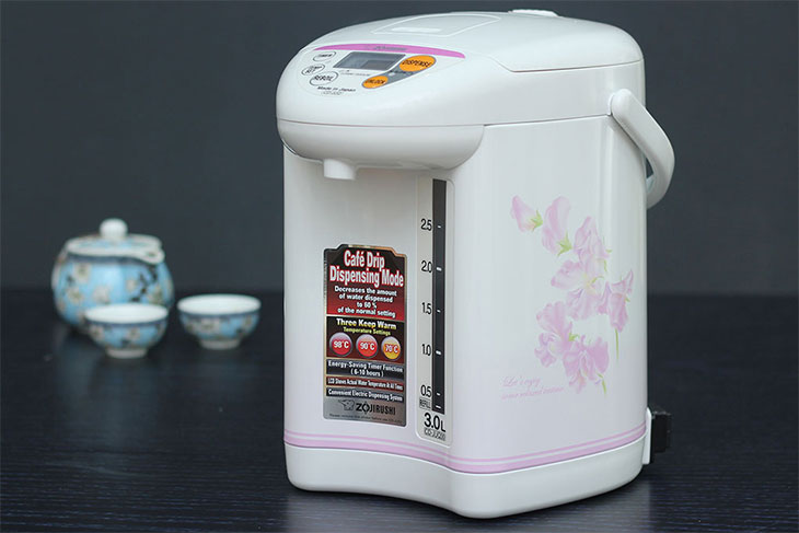 Nên chọn mua bình đun siêu tốc hay bình thuỷ điện