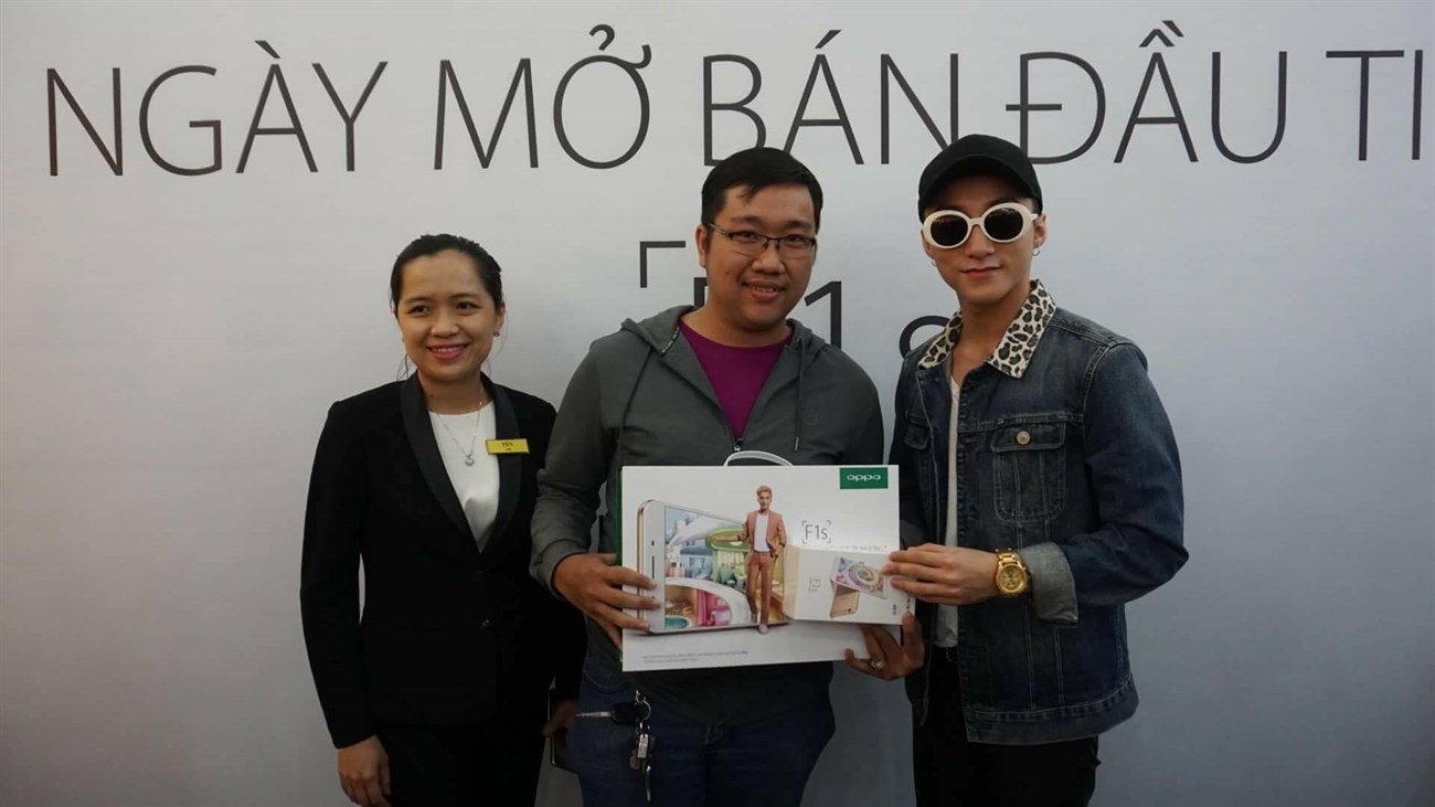 Khách đầu tiên sở hữu Chuyên gia selfile OPPO F1s