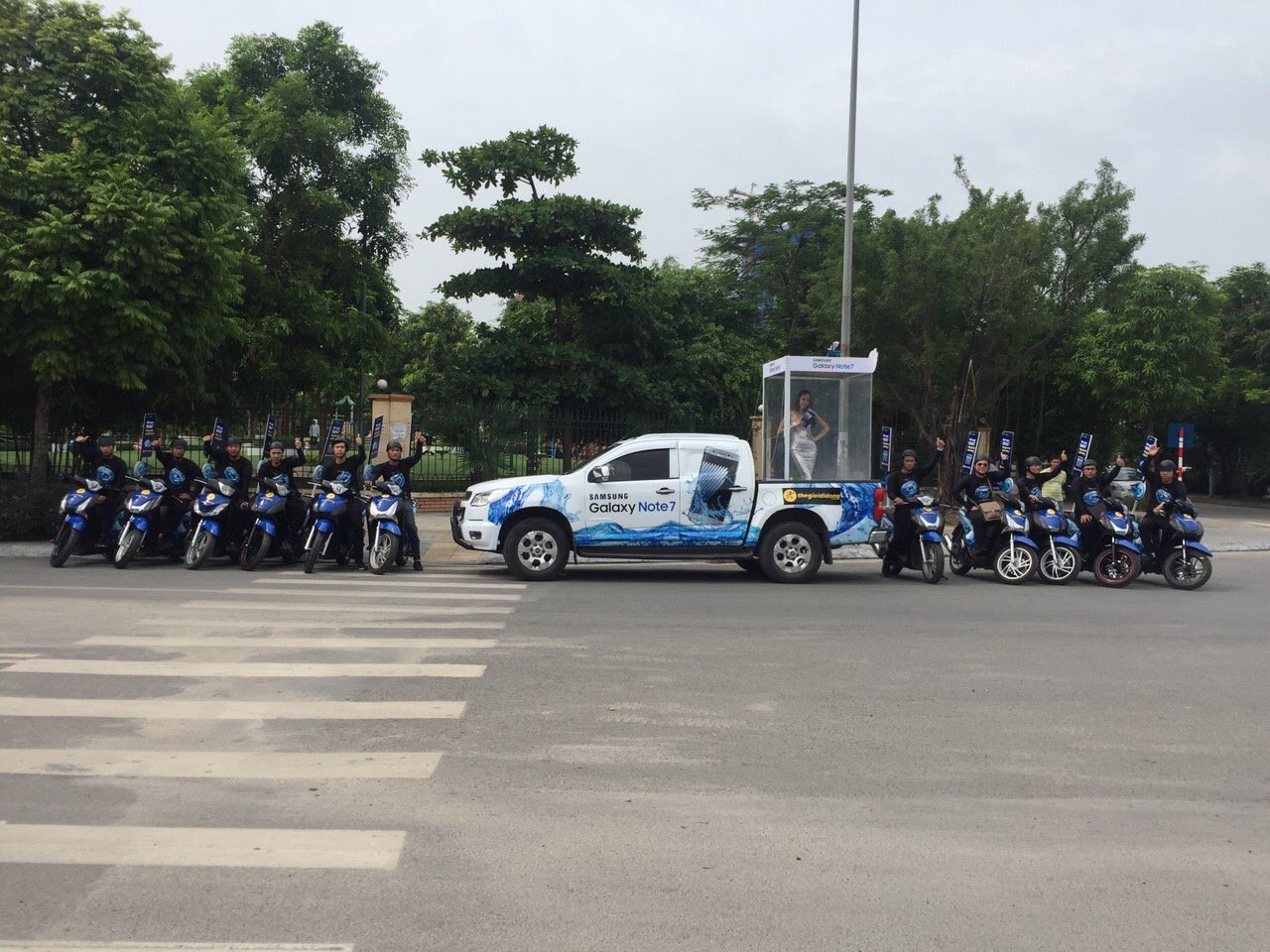 Thủ đô Hà Nội trở nên náo nhiệt với màn Road show ấn tượng từ Thế Giới Di Động