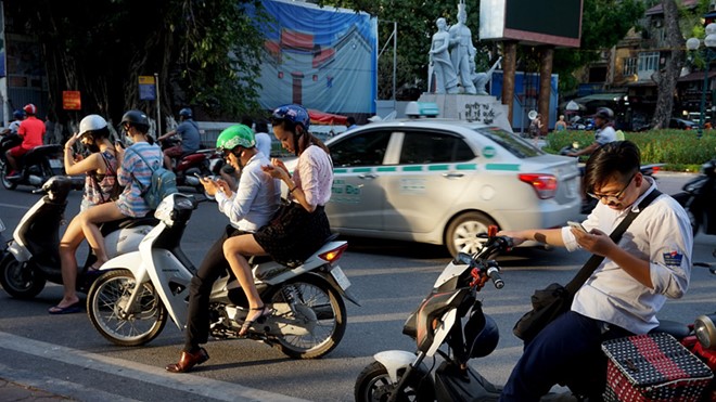 Nguy cơ vào viện tâm thần vì ham bắt Pokemo