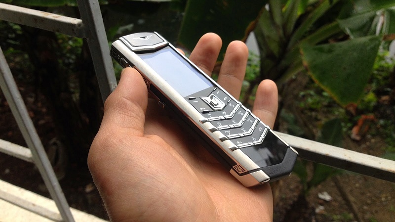 Đồng Nai: Một phụ nữ bị cướp điện thoại Vertu trị giá nửa tỷ