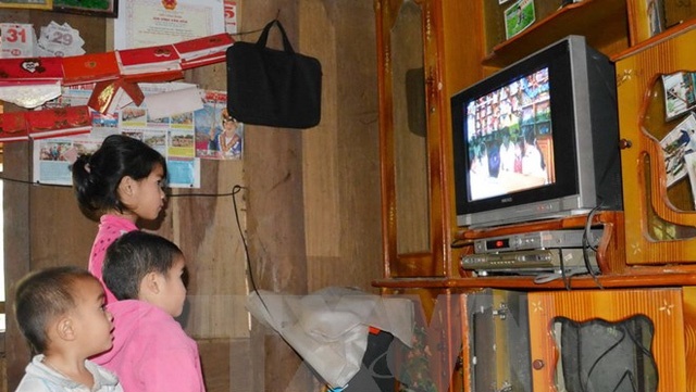 Viettel, VinaPhone gửi gần 50 triệu tin nhắn thông báo tắt sóng truyền hình analog