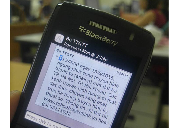 Viettel, VinaPhone gửi gần 50 triệu tin nhắn thông báo tắt sóng truyền hình analog