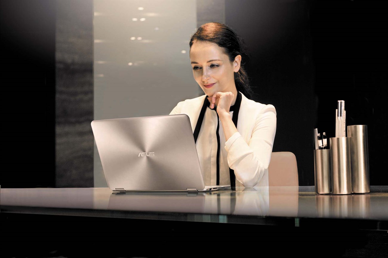 ZenBook Flip UX360: dòng ZenBook đầu tiên có khả năng xoay gập 360° về VN