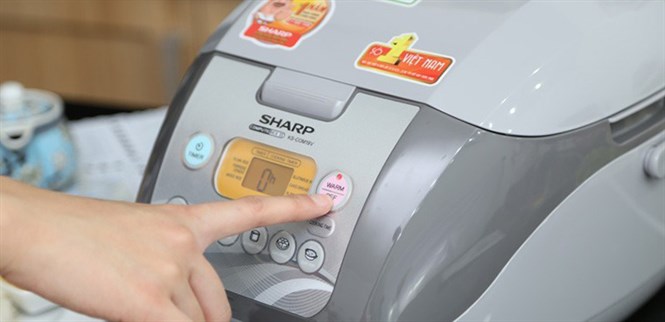 Sử dụng nồi cơm điện tử như thế nào? Có khó không?