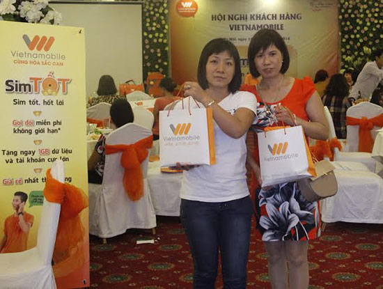 Vietnamobile ra SIM Tốt miễn phí cho hai thuê bao nấu cháo điện thoại suốt đời