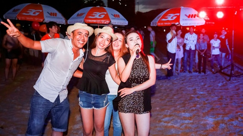 Vietnamobile mời thuê bao quẩy thỏa sức, gọi thả ga tại 5 bãi biển Vietnamobile mời thuê bao quẩy thỏa sức, gọi thả ga tại 5 bãi biển