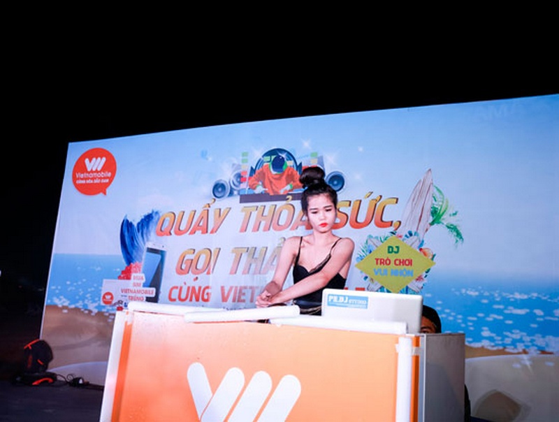 Vietnamobile mời thuê bao quẩy thỏa sức, gọi thả ga tại 5 bãi biển Vietnamobile mời thuê bao quẩy thỏa sức, gọi thả ga tại 5 bãi biển