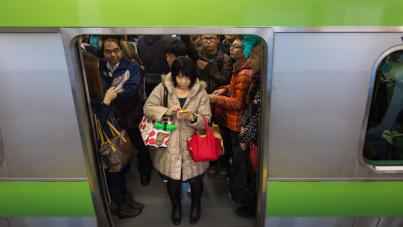 Sony hợp tác với Apple dùng iPhone thay thế vé tàu xe tại Nhật Bản