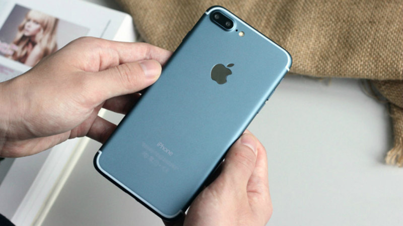 Cùng xem lại lịch sử & đoán giá chiếc iPhone 7 đầu tiên tại Việt Nam! Cùng xem lại lịch sử & đoán giá chiếc iPhone 7 đầu tiên tại Việt Nam!