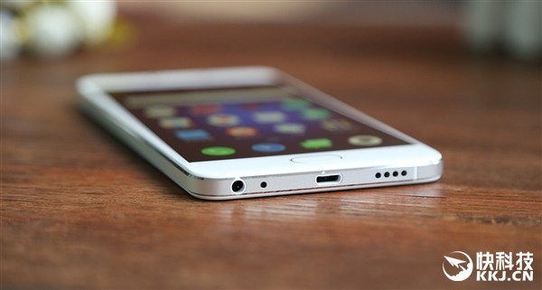 Xuất hiện ảnh thực tế của Meizu U20