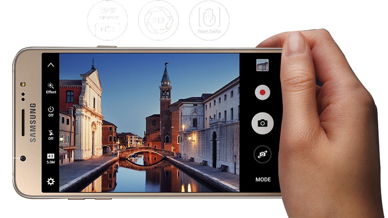 Galaxy J7 Prime đạt 10.000 đơn đặt hàng trong ngày đầu mở bán Galaxy J7 Prime đạt 10.000 đơn đặt hàng trong ngày đầu mở bán