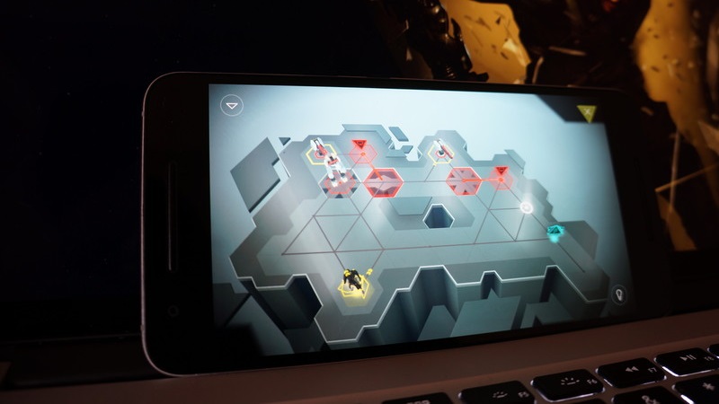 Hình ảnh trong game Deus Ex GO