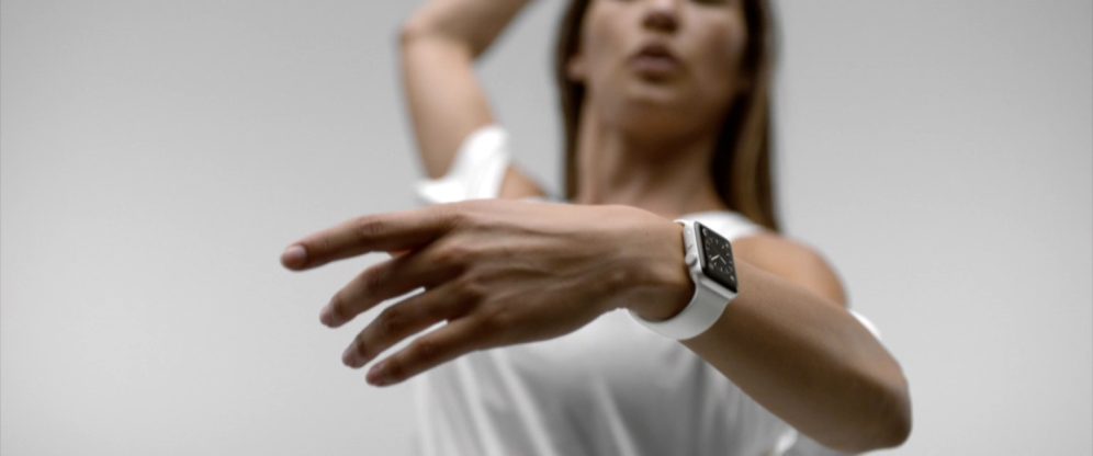 Apple Watch 2 ra mắt, lặn sâu 50 mét, cài được Pokemon Go