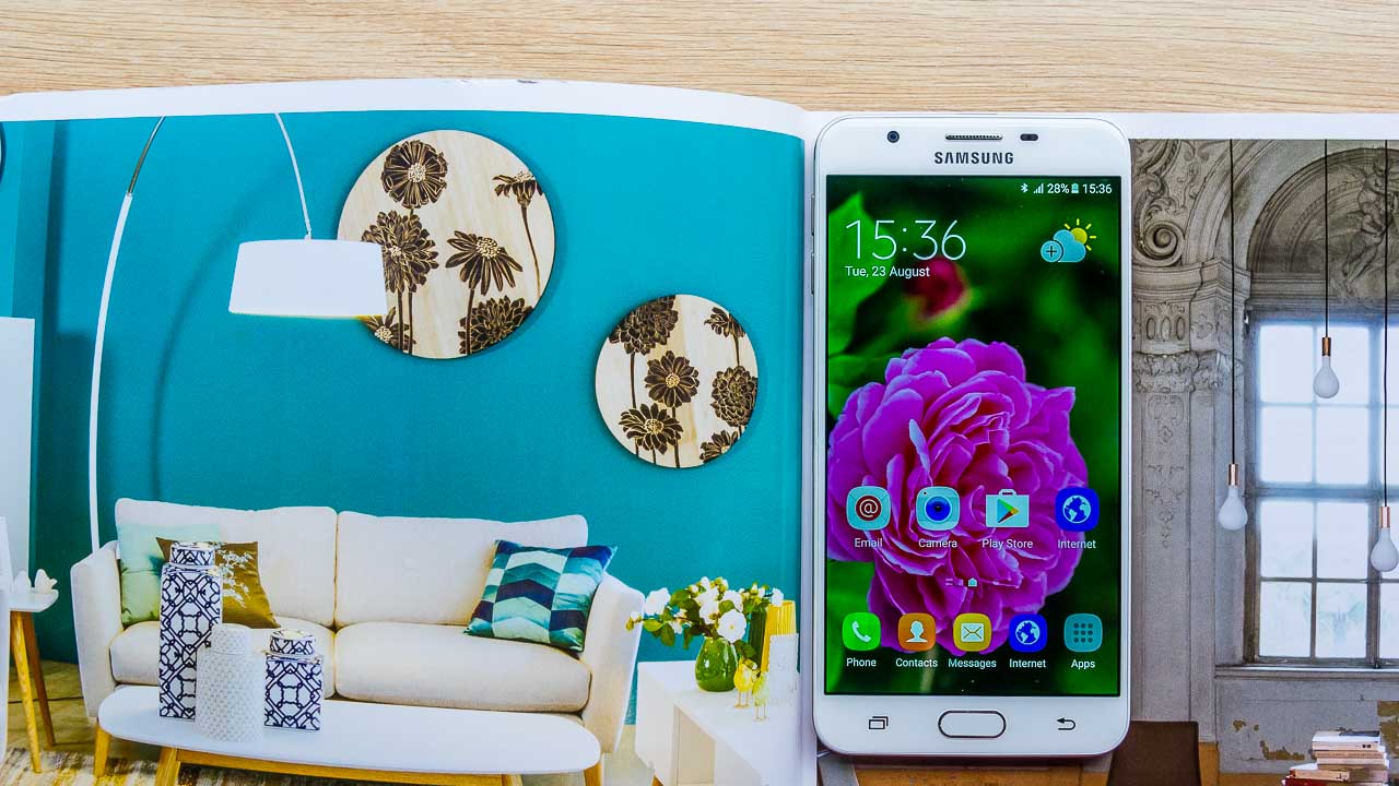 Màn hình TFT trên Galaxy J7 Prime là loại màn hình công nghệ mới Màn hình TFT trên Galaxy J7 Prime là loại màn hình công nghệ mới