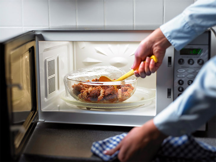 5 lưu ý khi hâm thức ăn bằng lò vi sóng hiệu quả, an toàn nhất > Các bước cần nhớ khi hâm nóng thức ăn