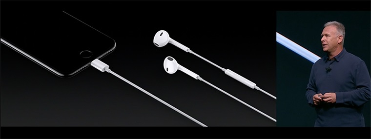 Apple cũng tặng kèm tai nghe mới với jack cắm lightning