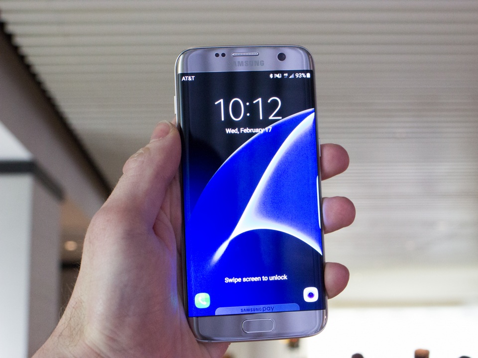 1. Samsung Galaxy S7 Edge