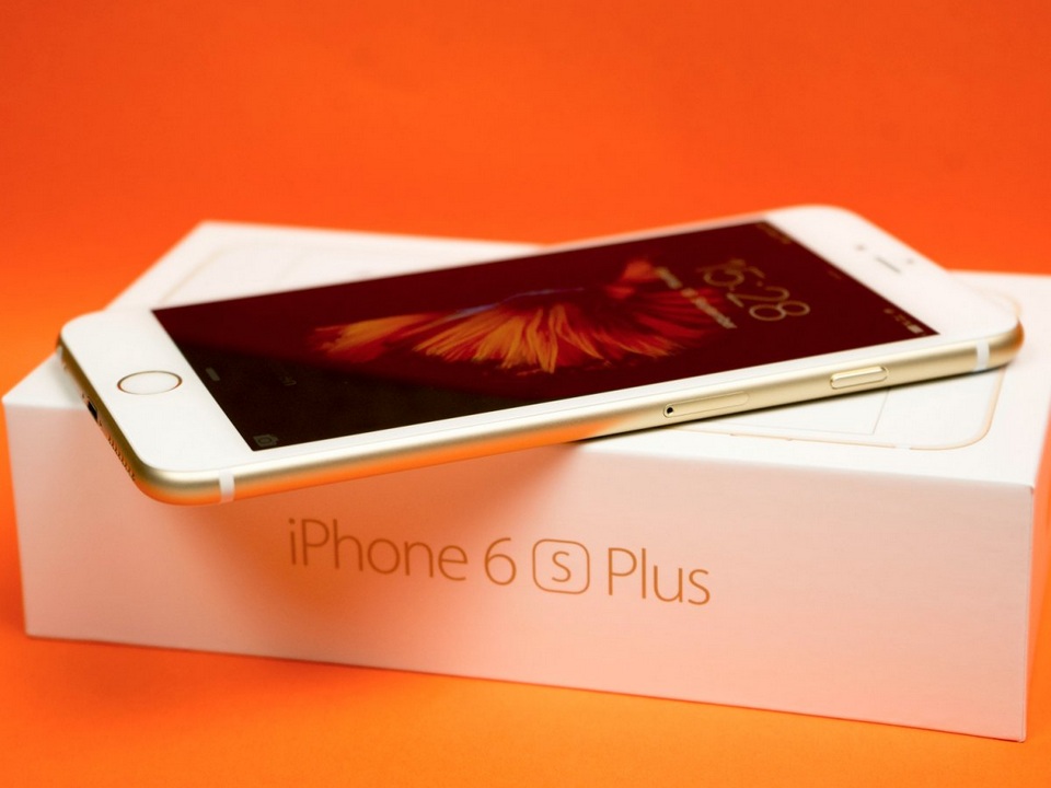 8. iPhone 6s Plus