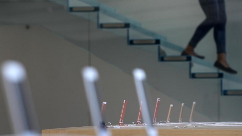 iPhone 7 và 7 Plus đã chứng minh Apple là kẻ ăn mày dĩ vãng iPhone 7 và 7 Plus đã chứng minh Apple là kẻ ăn mày dĩ vãng