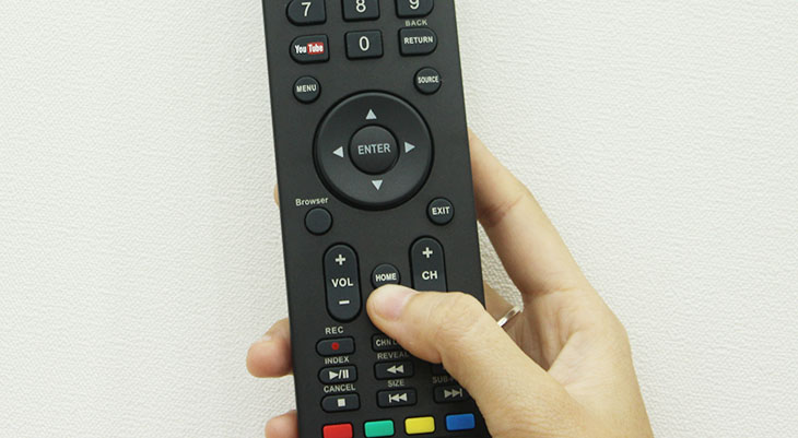 Cách nghe nhạc, xem phim, xem ảnh bằng USB trên Smart tivi Skyworth 2016 > Nhấn nút HOME trên remote