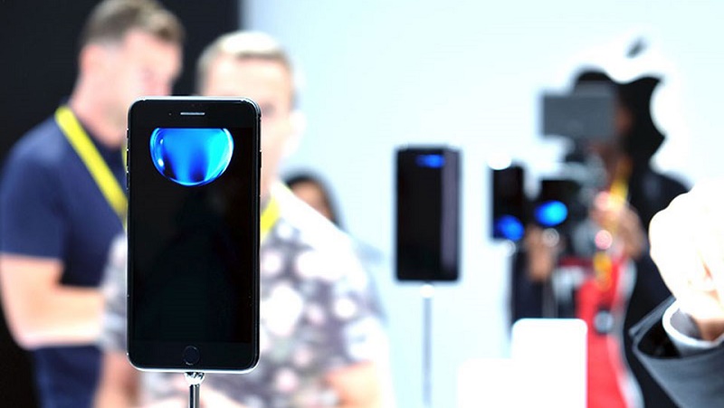 iPhone 7 tới tay người dùng Việt khi nào?