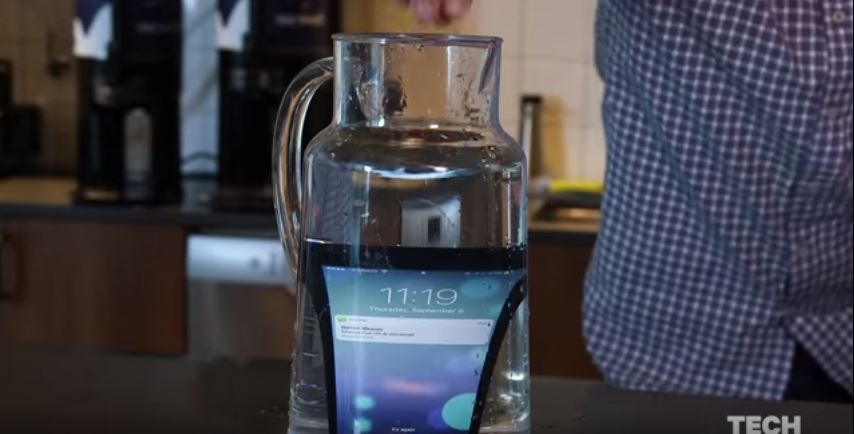 Thử nghiệm khả năng kháng nước của iPhone 7