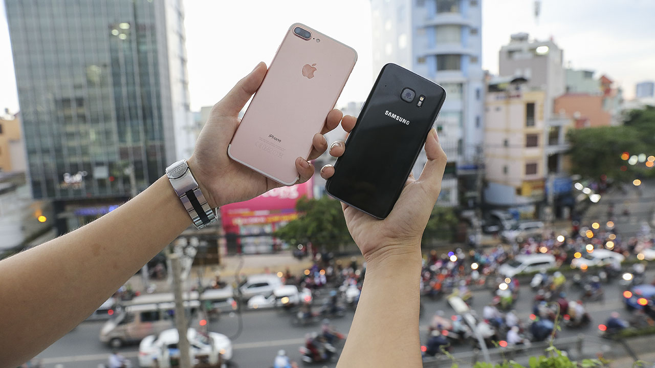 so sánh S7 Edge - iPhone 7 Plus