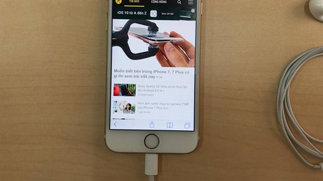 Tai nghe iPhone 7 Plus có tính năng chống ồn không?
