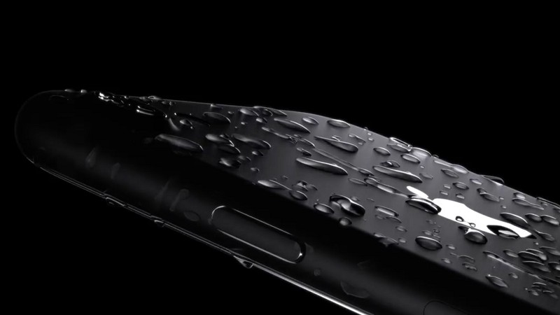 Thử nghiệm khả năng kháng nước của iPhone 7 với độ sâu 3m Thử nghiệm khả năng kháng nước của iPhone 7 với độ sâu 3m