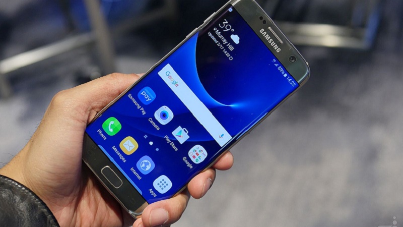Samsung Galaxy S7 Edge chuẩn bị lên đời Android 7.0 Samsung Galaxy S7 Edge chuẩn bị lên đời Android 7.0