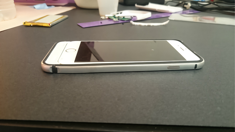 Case_1 Vỏ bảo vệ giúp iPhone 7 có thêm jack tai nghe 3.5 mm như thường