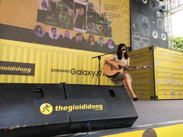 Hot girl Jang Mi lần đầu biểu diễn tại sự kiện mở bán Galaxy J7 Prime Hot girl Jang Mi lần đầu biểu diễn tại sự kiện mở bán Galaxy J7 Prime