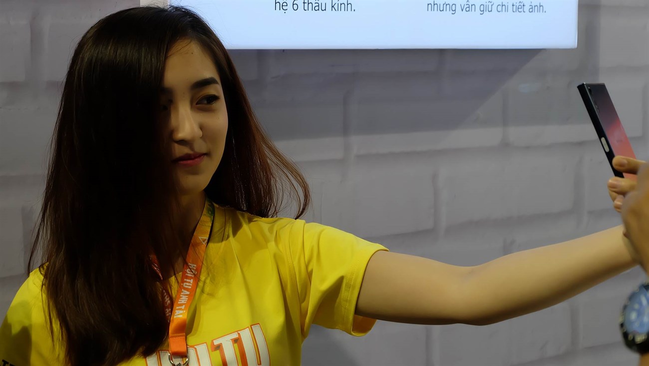 Xperia XZ là smartphone đầu tiên của Sony có cổng USB Type-C