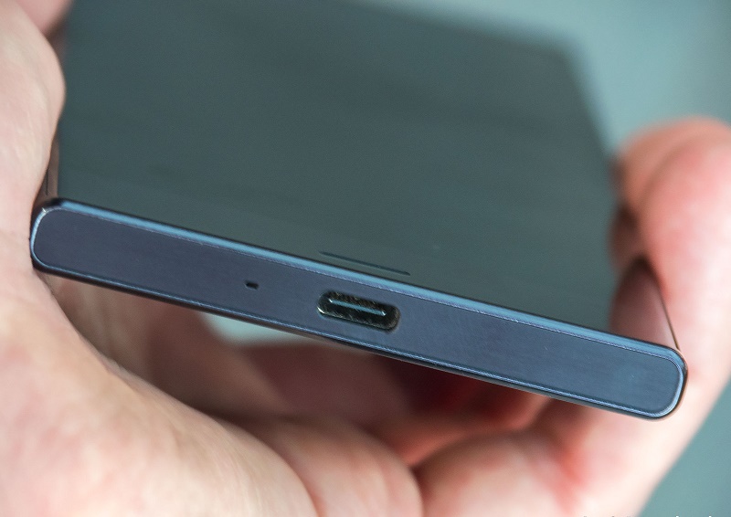 Xperia XZ là smartphone đầu tiên của Sony dùng cổng USB Type-C