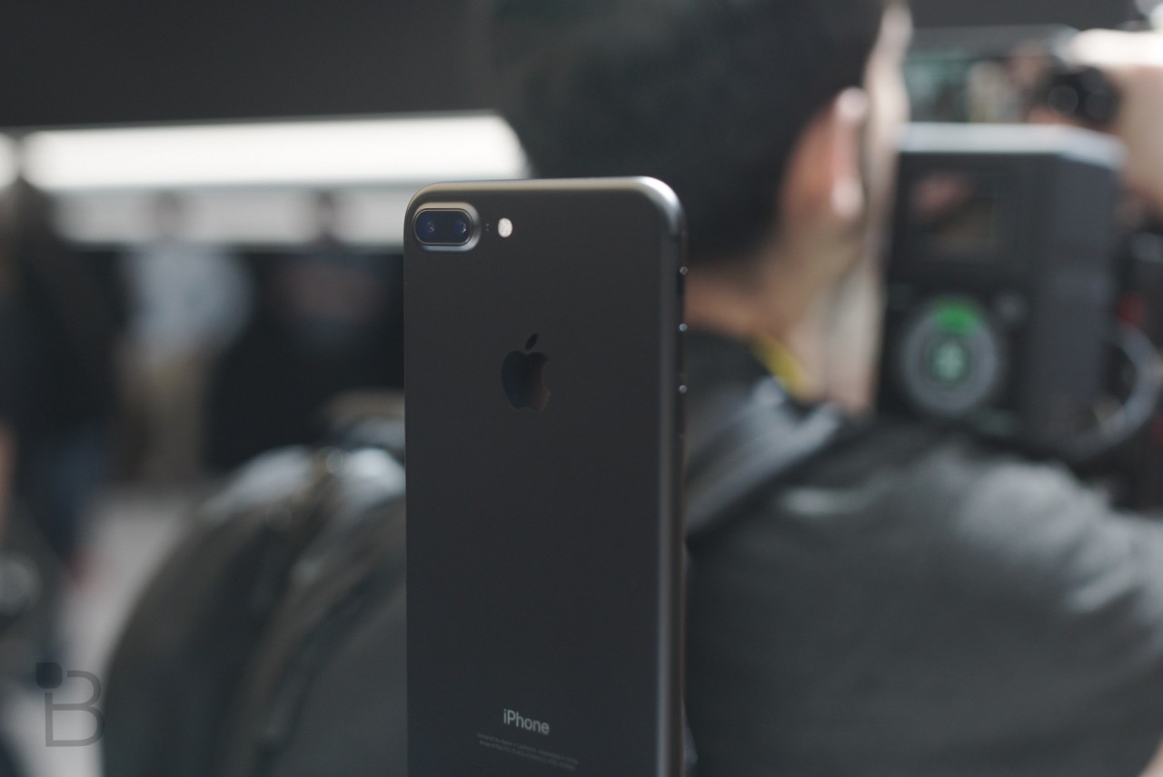 Ming Chi-Kuo cũng xác nhận doanh số iPhone 7 thấp hơn năm ngoái