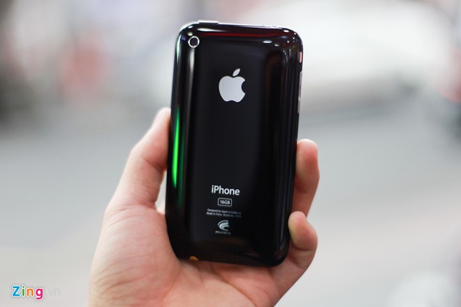 iPhone 3GS Jet Black chưa kích hoạt về VN, giá chỉ 1,9 triệu đồng