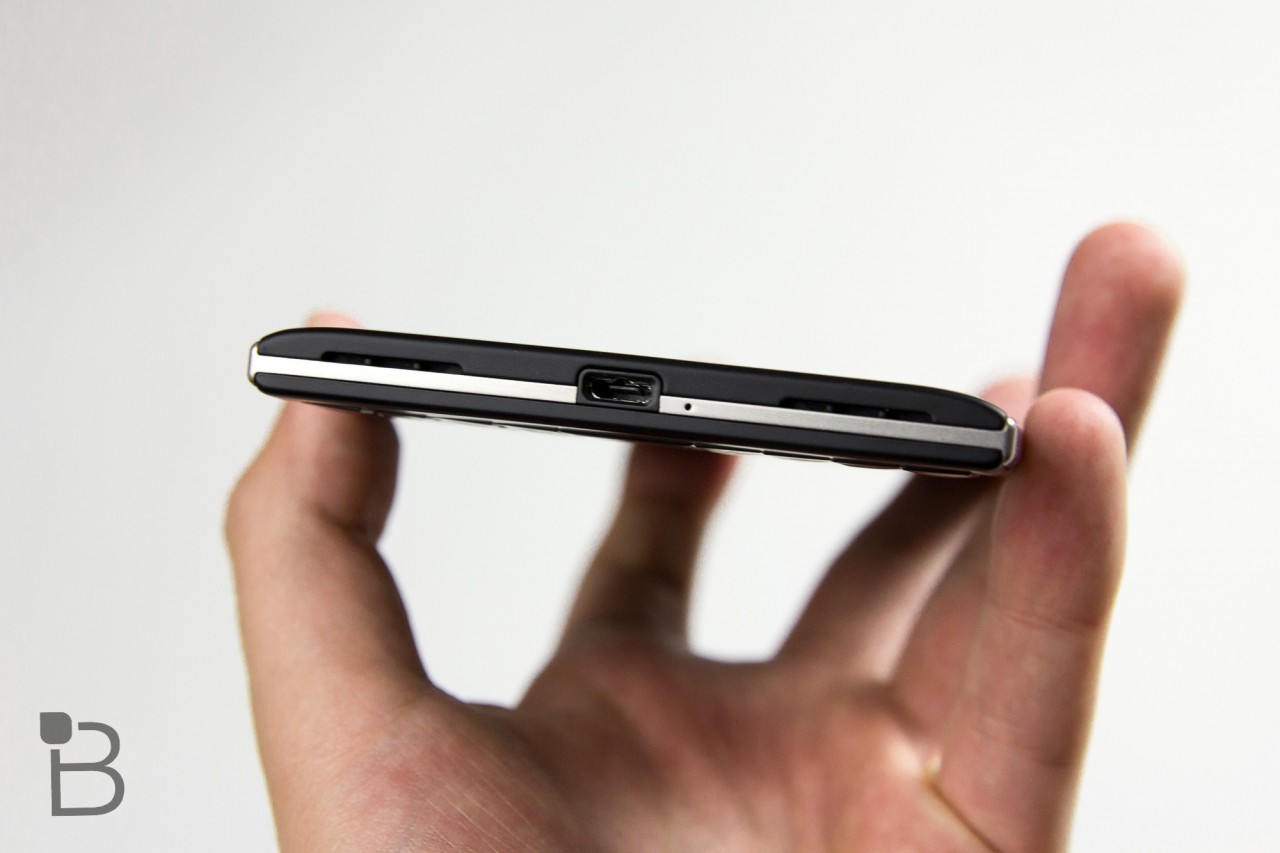 Cận cảnh siêu phẩm 5 triệu đồng BlackBerry Passport