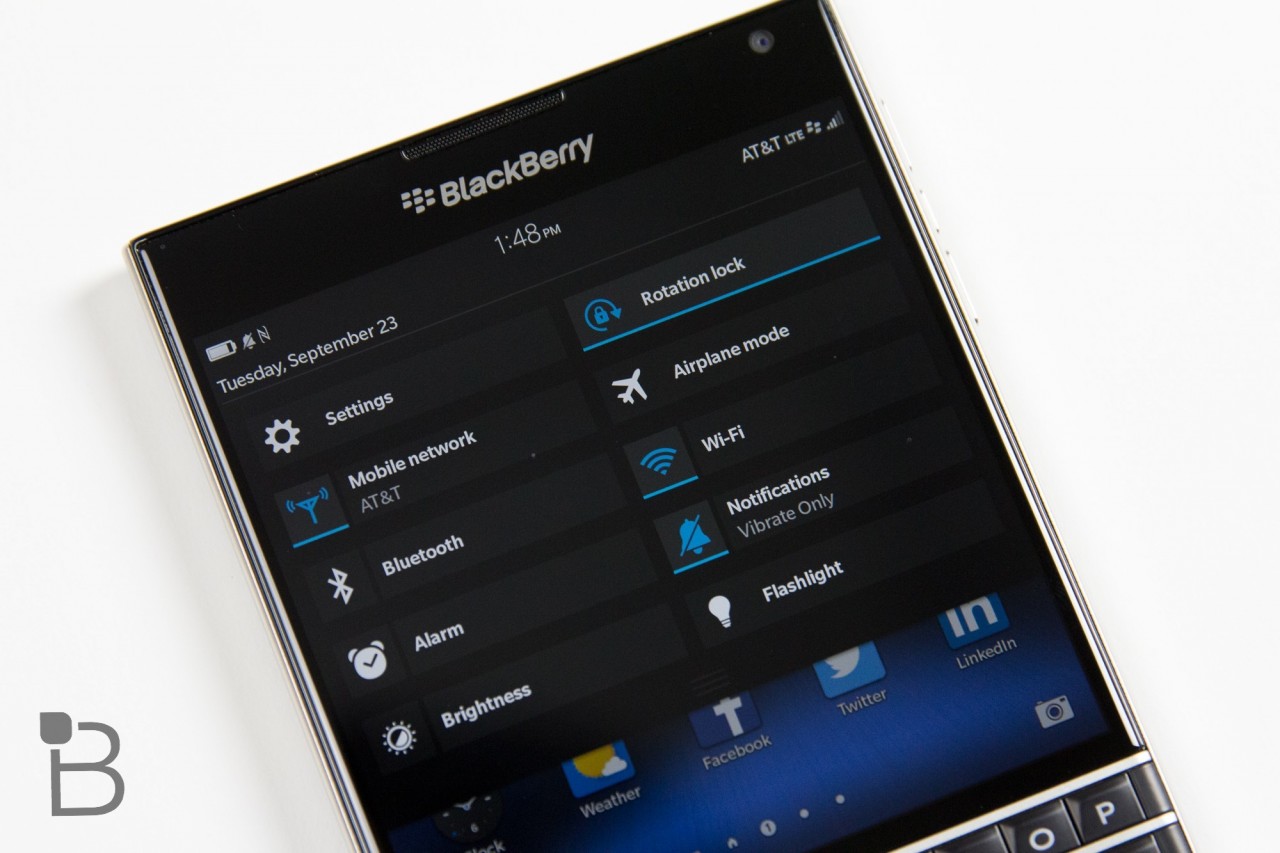 Cận cảnh siêu phẩm 5 triệu đồng BlackBerry Passport
