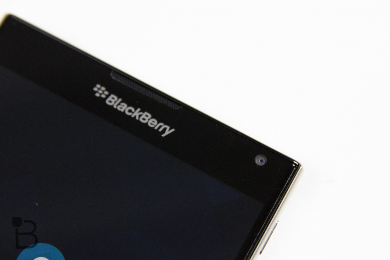Cận cảnh siêu phẩm 5 triệu đồng BlackBerry Passport