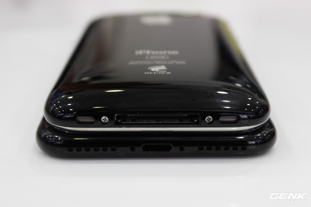 Cận cảnh iPhone 3GS Jet Black giá 2 triệu tại Việt Nam