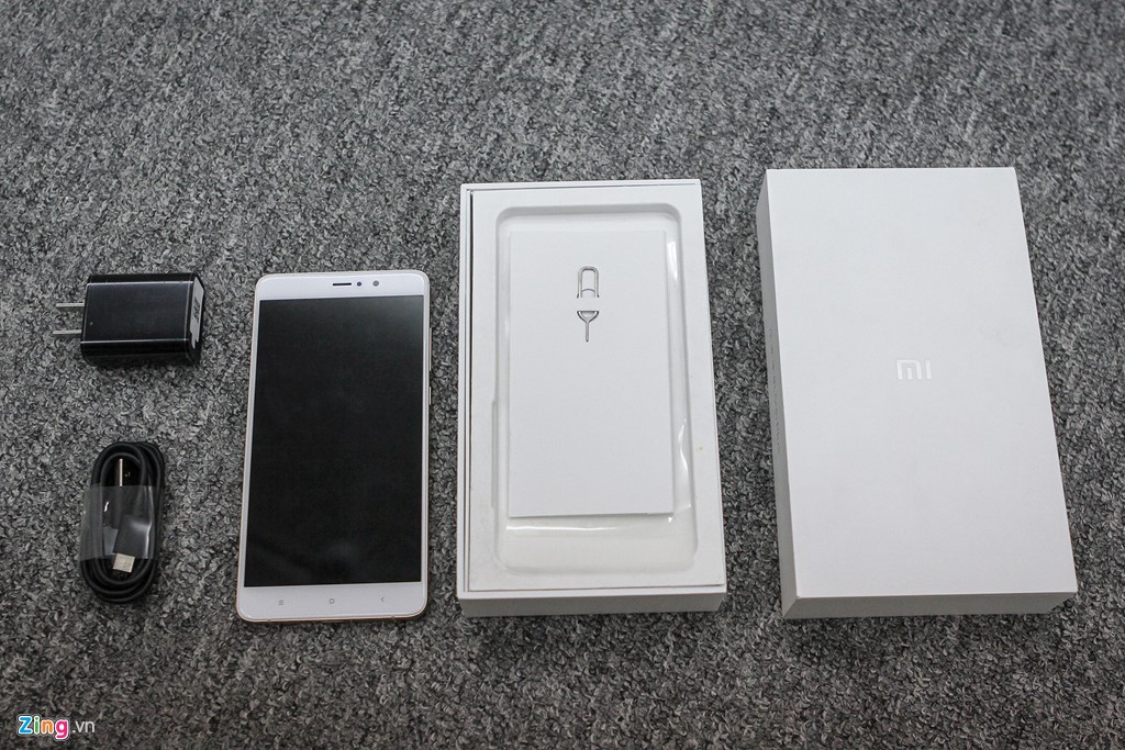 Xiaomi Mi 5s Plus RAM 6GB, chip Snapdragon 821 đầu tiên về VN, giá hơn 10 triệu Xiaomi Mi 5s Plus RAM 6GB, chip Snapdragon 821 đầu tiên về VN, giá hơn 10 triệu