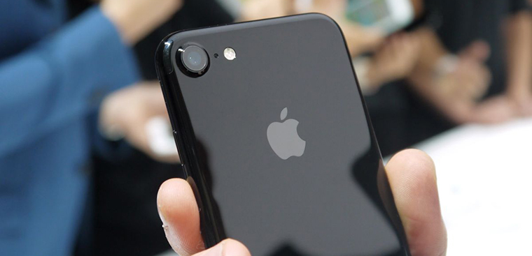 iPhone 7 chọn màu nào là đẹp nhất > Màu Jet Black