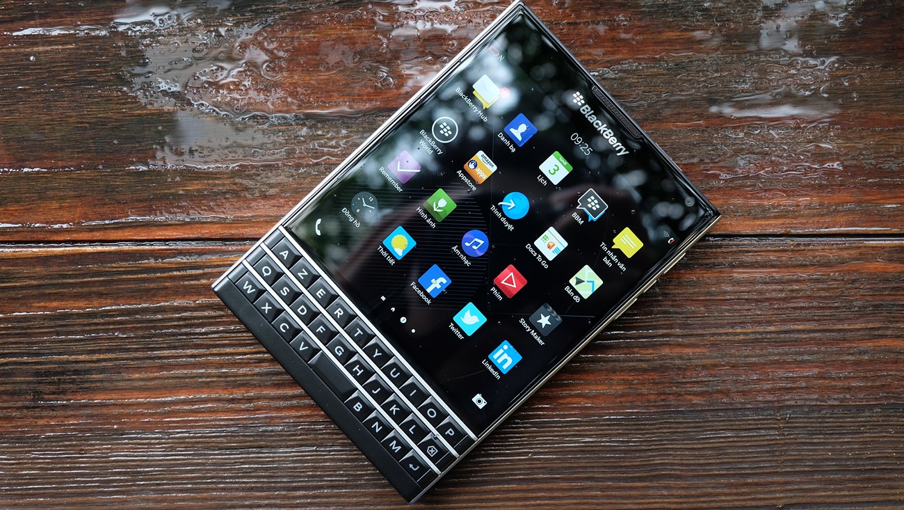 Trên tay nhanh hàng hot Blackberry Passport