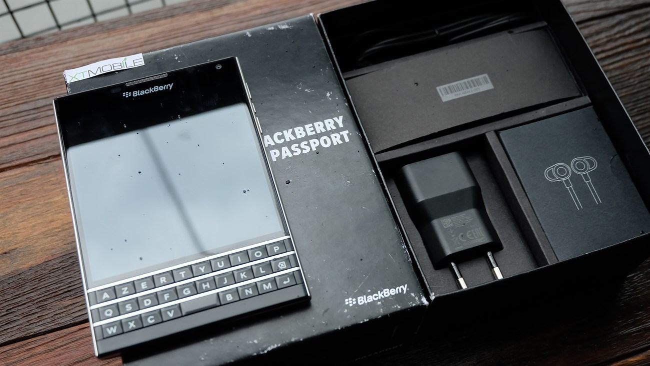 Trên tay nhanh hàng hot Blackberry Passport