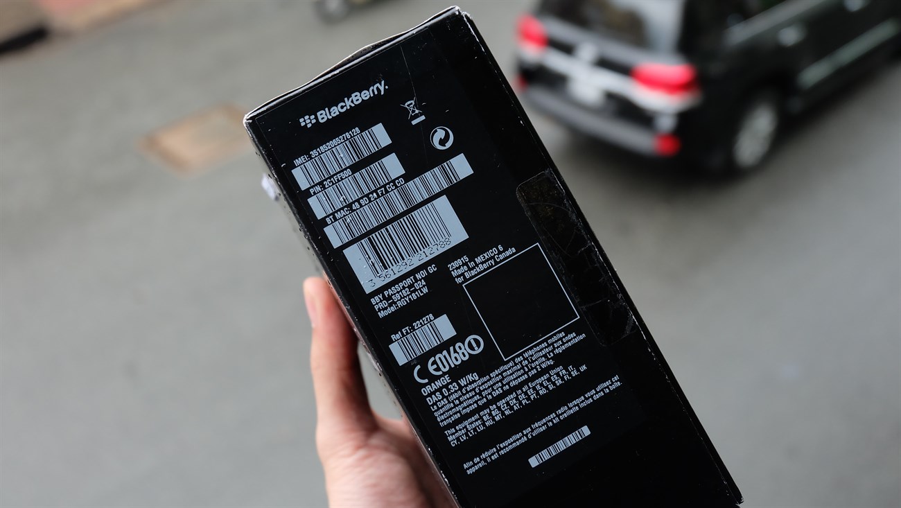 Trên tay nhanh hàng hot Blackberry Passport