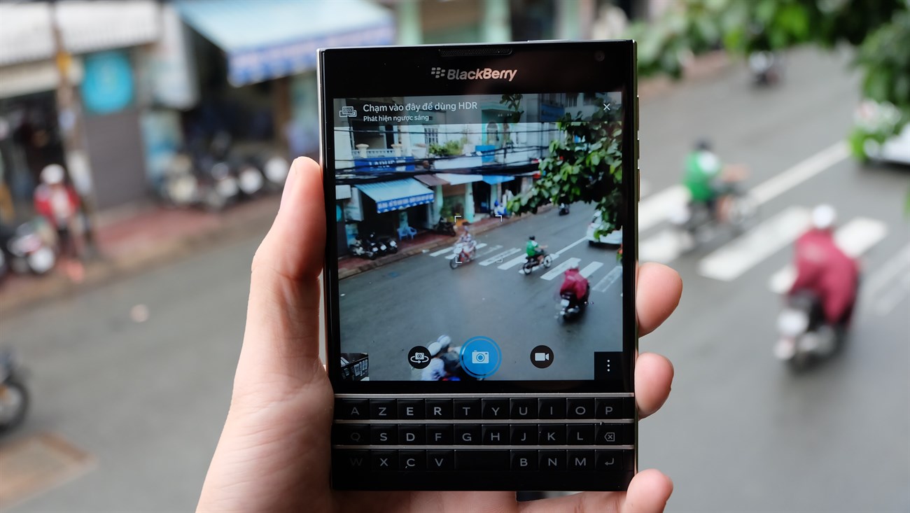 Trên tay nhanh hàng hot Blackberry Passport