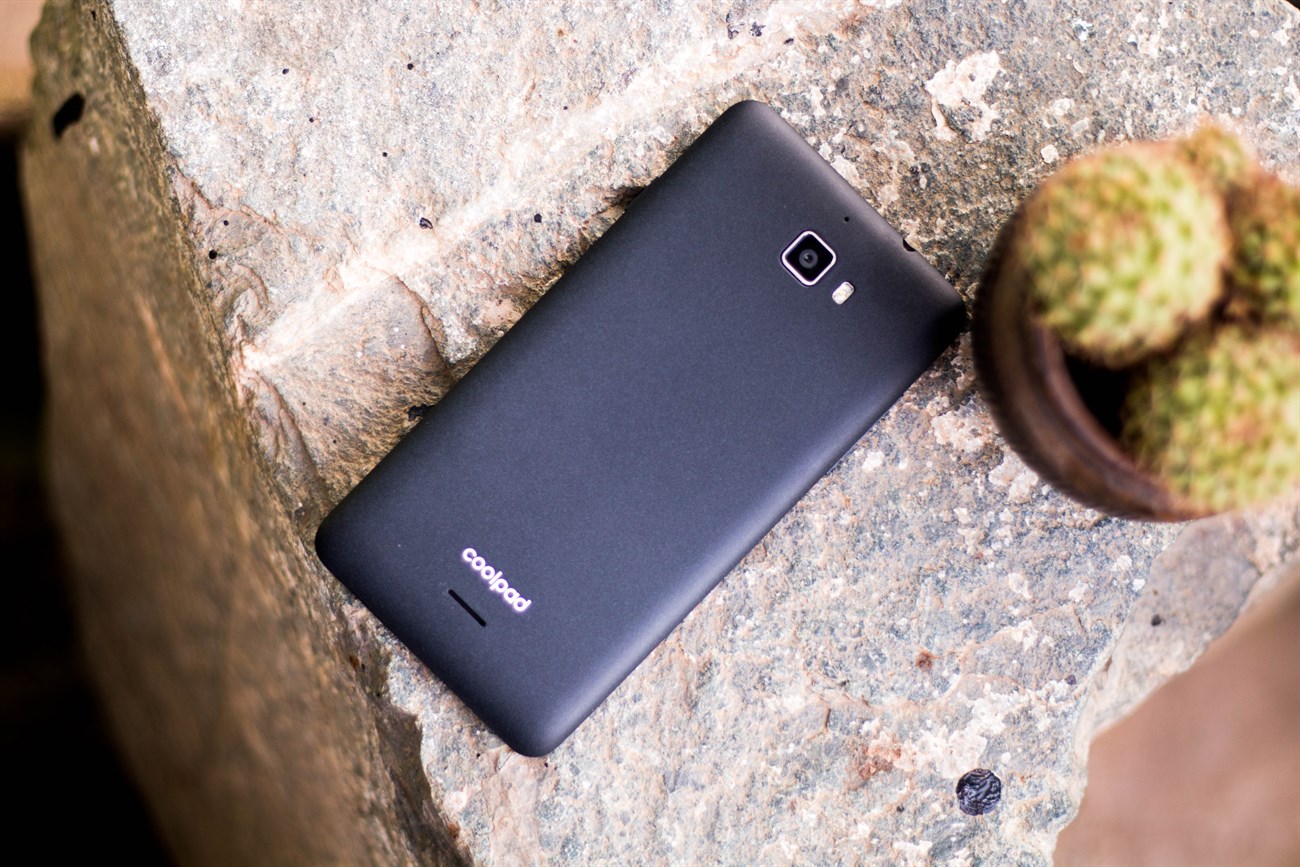 Đập hộp smartphone giá 3 triệu của Coolpad