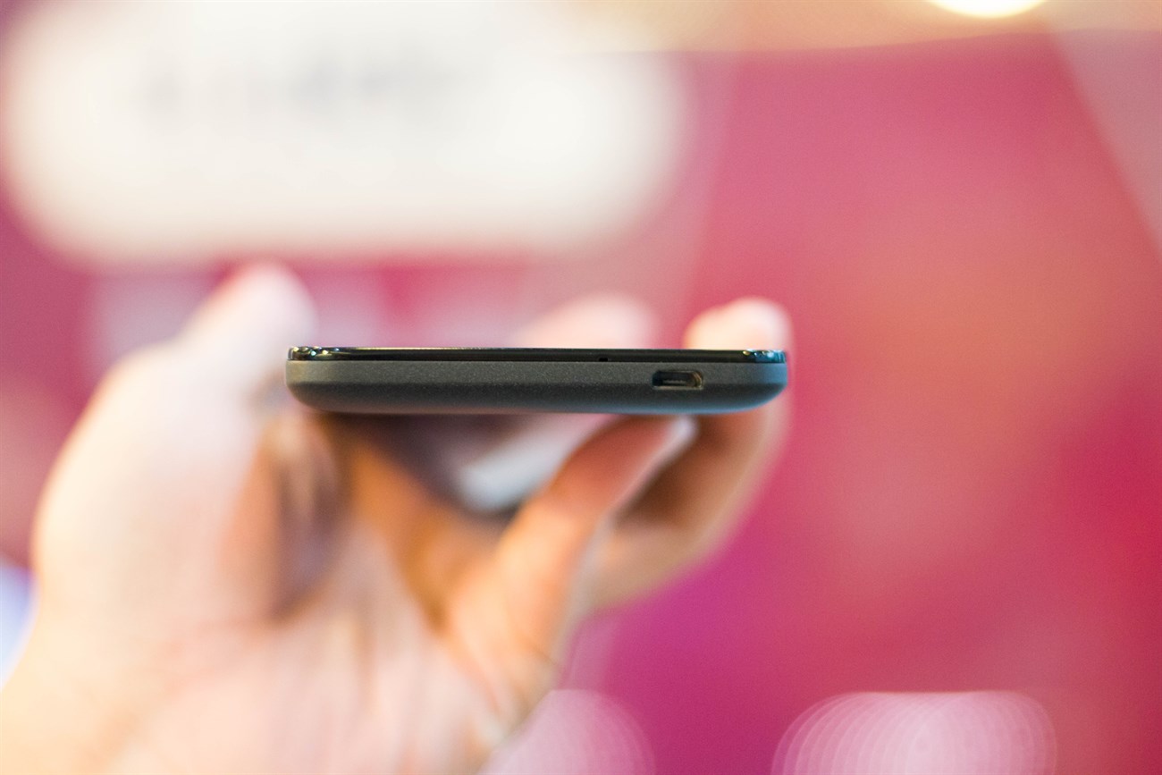 Đập hộp smartphone giá 3 triệu của Coolpad